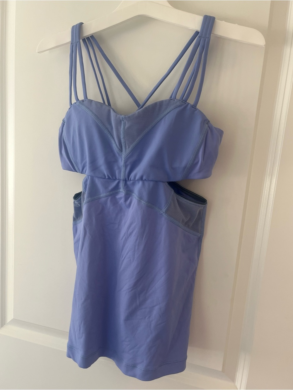 Lululemon Women’s Cut Our Yoga Top Size 4 Blue Cross Back
